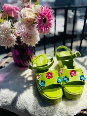 Women’s Lime Green Platform Sandals